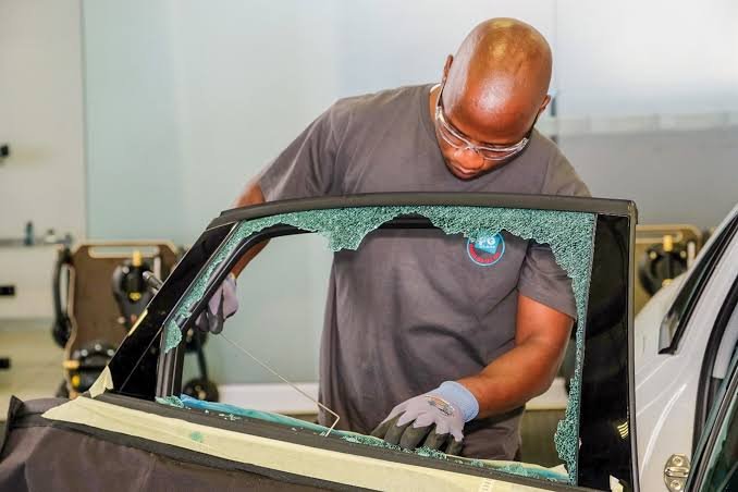 Mobile auto glass technician serving Arvada