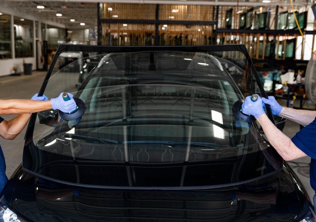 Serving homes, workplaces, and businesses throughout Lakewood with convenient mobile auto glass service whenever available.